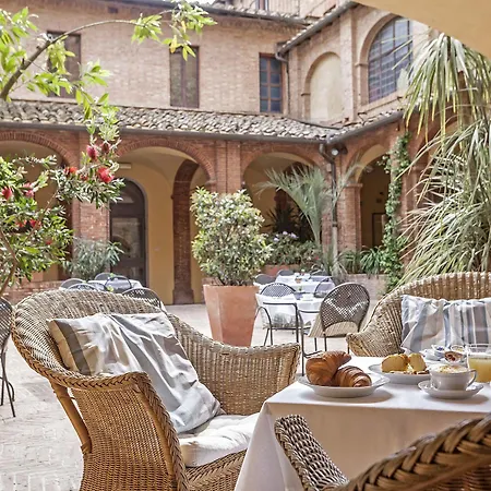 Hotel Il Chiostro Del Carmine Siena