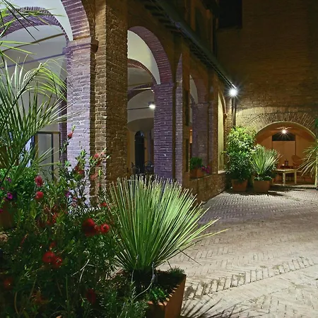 Il Chiostro Del Carmine סיינה